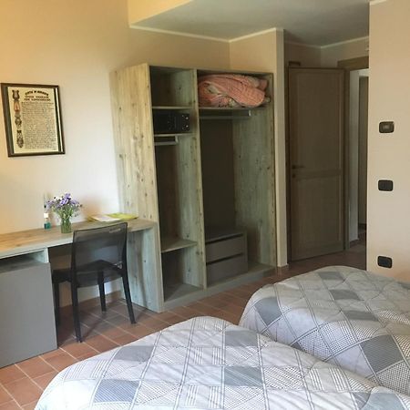 Agriturismo Bassanine Monticelli dʼOngina Habitación foto