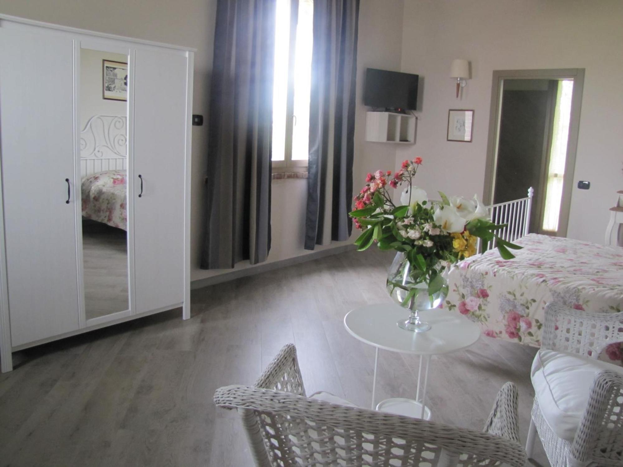 Agriturismo Bassanine Monticelli dʼOngina Habitación foto